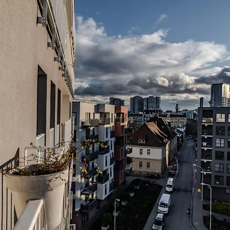 Apartment Cityscape By Uniquerent